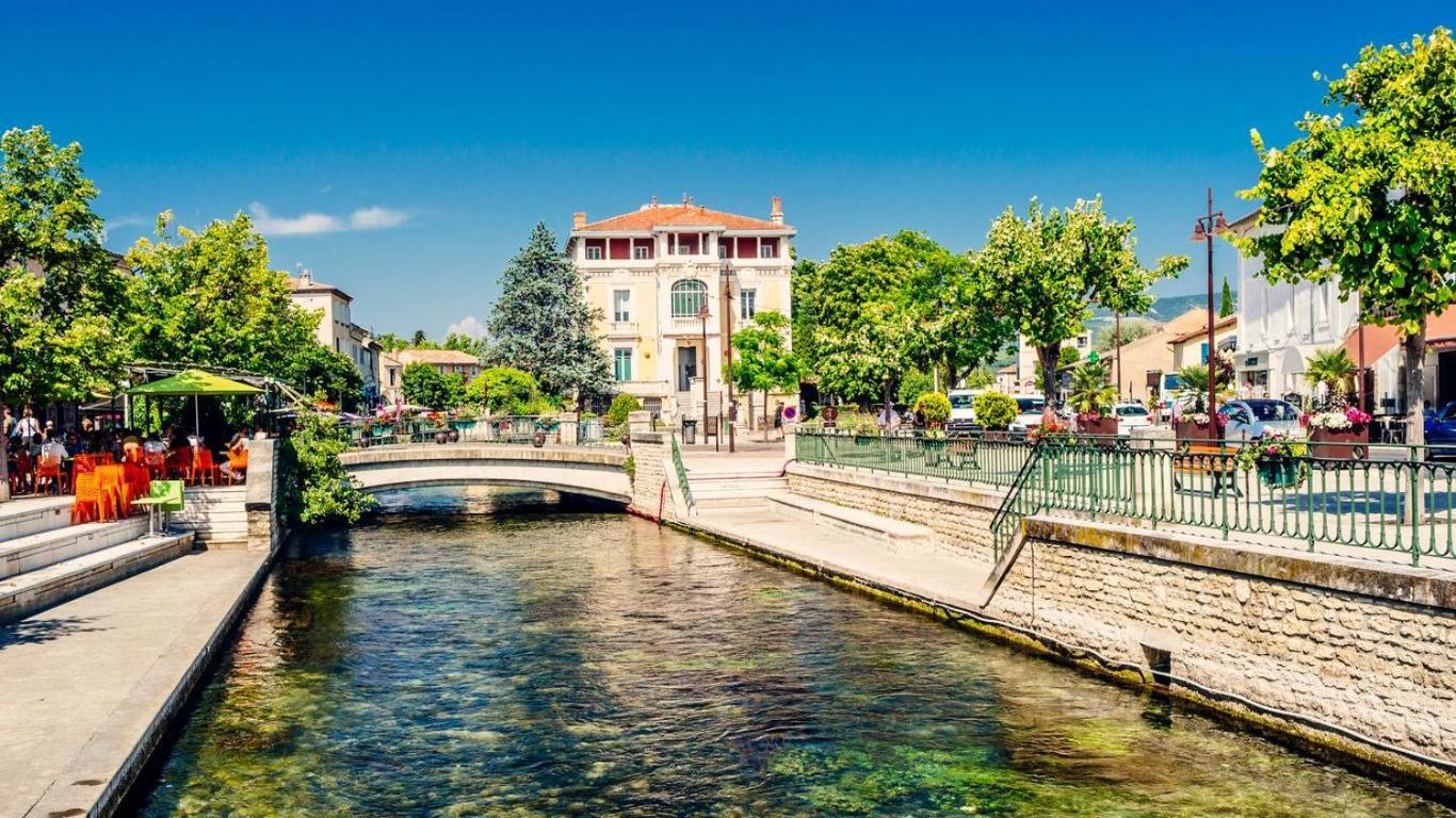 Апартаменты Un Petit Nid Au Bord De La Sorgue Л'Иль-сюр-ла-Сорг Экстерьер фото